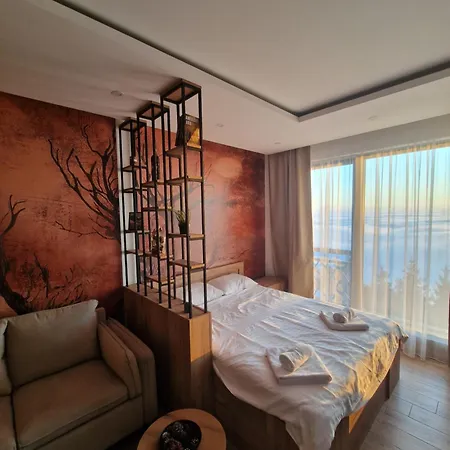 Skylux - Hill Daire *