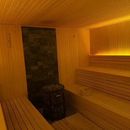 Skylux - Hill Daire *