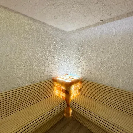 Skylux - Hill Daire *