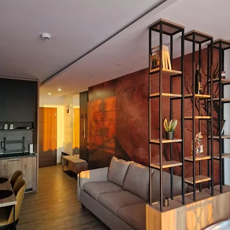 Skylux - Hill Daire *